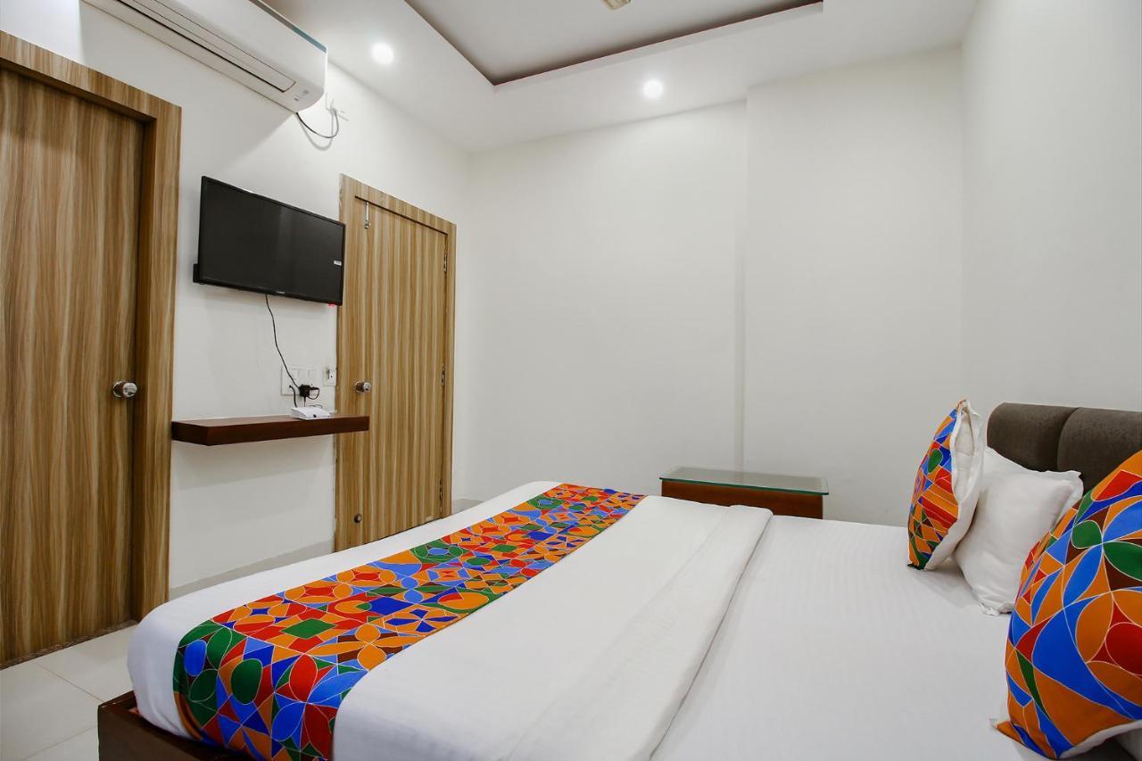 Fabexpress Yuvan Gouharganj Exterior photo