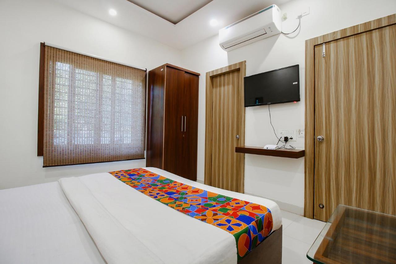 Fabexpress Yuvan Gouharganj Exterior photo